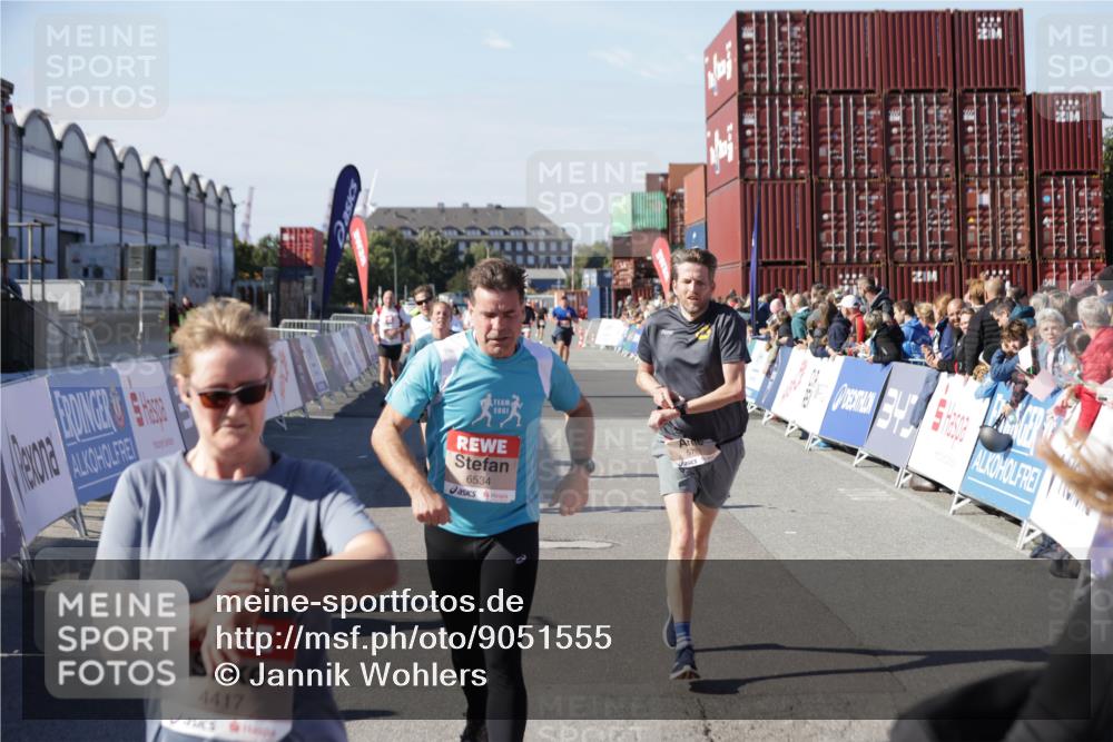 03.10.2025 - Köhlbrandbrückenlauf Jannik Wohlers http://msf.ph/oto/9051555 03.10.2025 13:08:35 Ziel 4195, 4320, 4417, 5792, 6369, 6424, 6534, 6647, 6805 meine-sportfotos.de