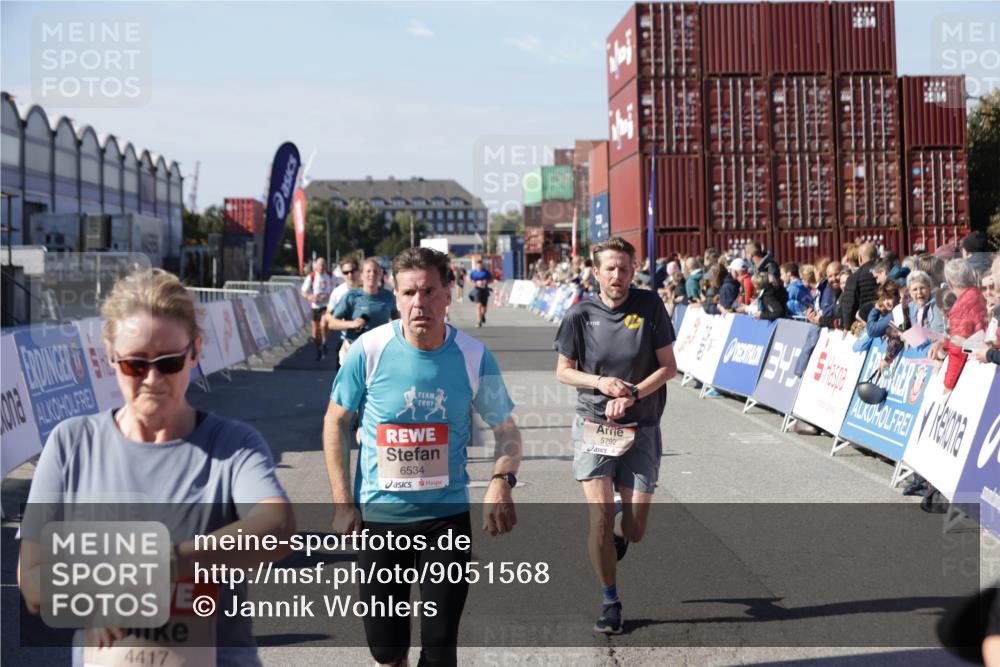 03.10.2025 - Köhlbrandbrückenlauf Jannik Wohlers http://msf.ph/oto/9051568 03.10.2025 13:08:35 Ziel 4195, 4320, 4417, 5792, 6369, 6424, 6534, 6647, 6805 meine-sportfotos.de