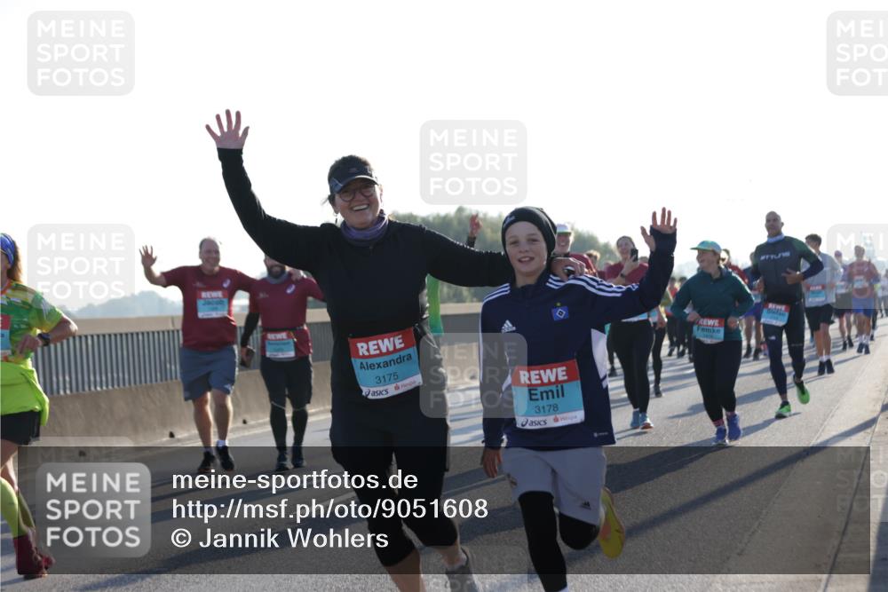 03.10.2025 - Köhlbrandbrückenlauf Jannik Wohlers http://msf.ph/oto/9051608 03.10.2025 09:19:08 Position 3 3175, 3178 meine-sportfotos.de