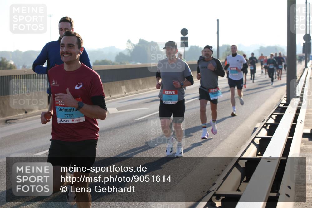 03.10.2025 - Köhlbrandbrückenlauf Lena Gebhardt http://msf.ph/oto/9051614 03.10.2025 09:14:50 Position 1 2792, 3785 meine-sportfotos.de