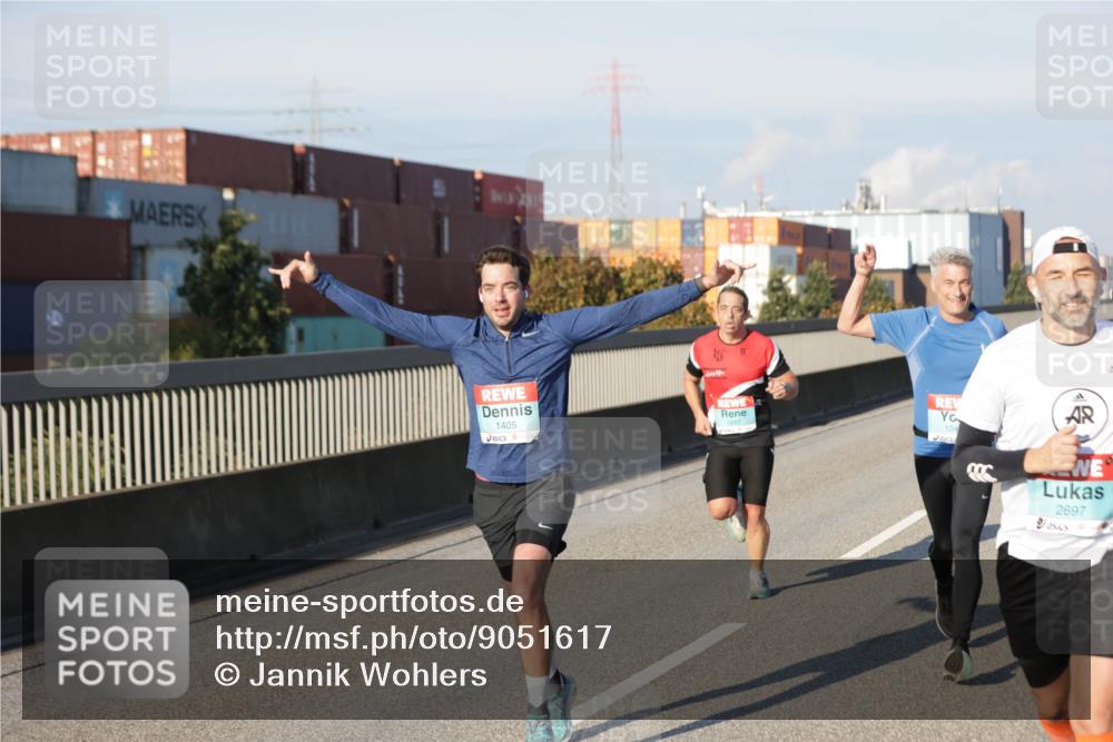 03.10.2025 - Köhlbrandbrückenlauf Jannik Wohlers http://msf.ph/oto/9051617 03.10.2025 09:46:17 Position 3 1405, 1297, 124, 2697 meine-sportfotos.de