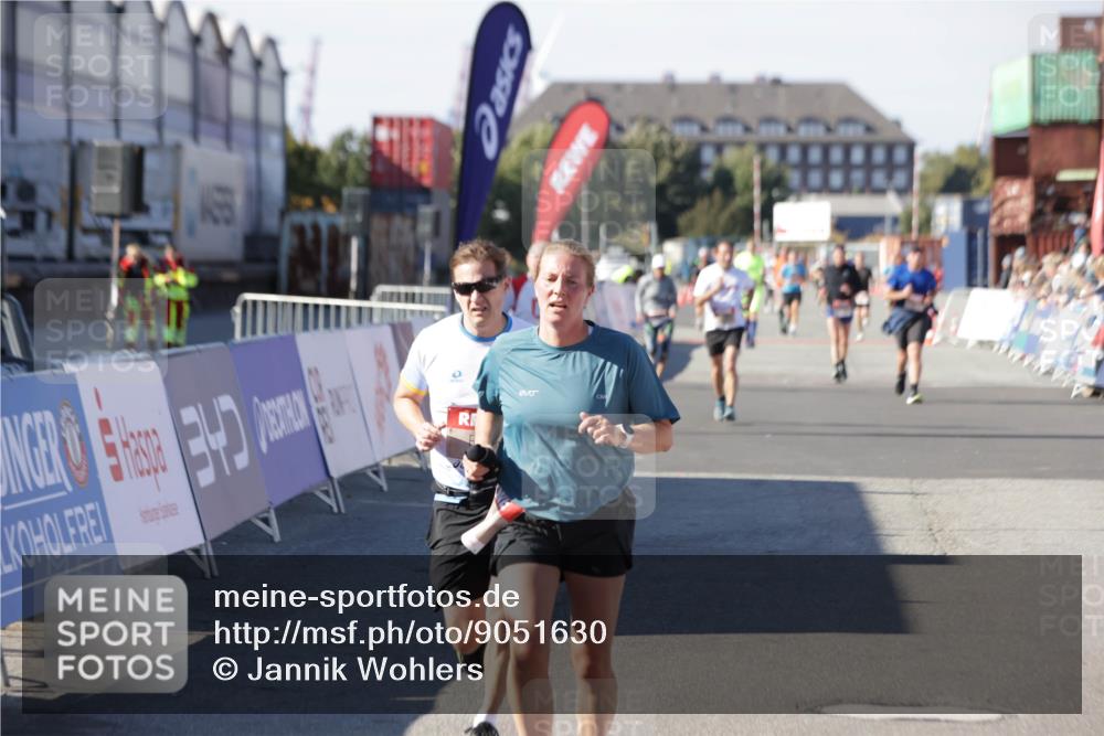 03.10.2025 - Köhlbrandbrückenlauf Jannik Wohlers http://msf.ph/oto/9051630 03.10.2025 13:08:37 Ziel 4195, 4320, 4417, 5792, 6232, 6424, 6534, 6647, 6805 meine-sportfotos.de