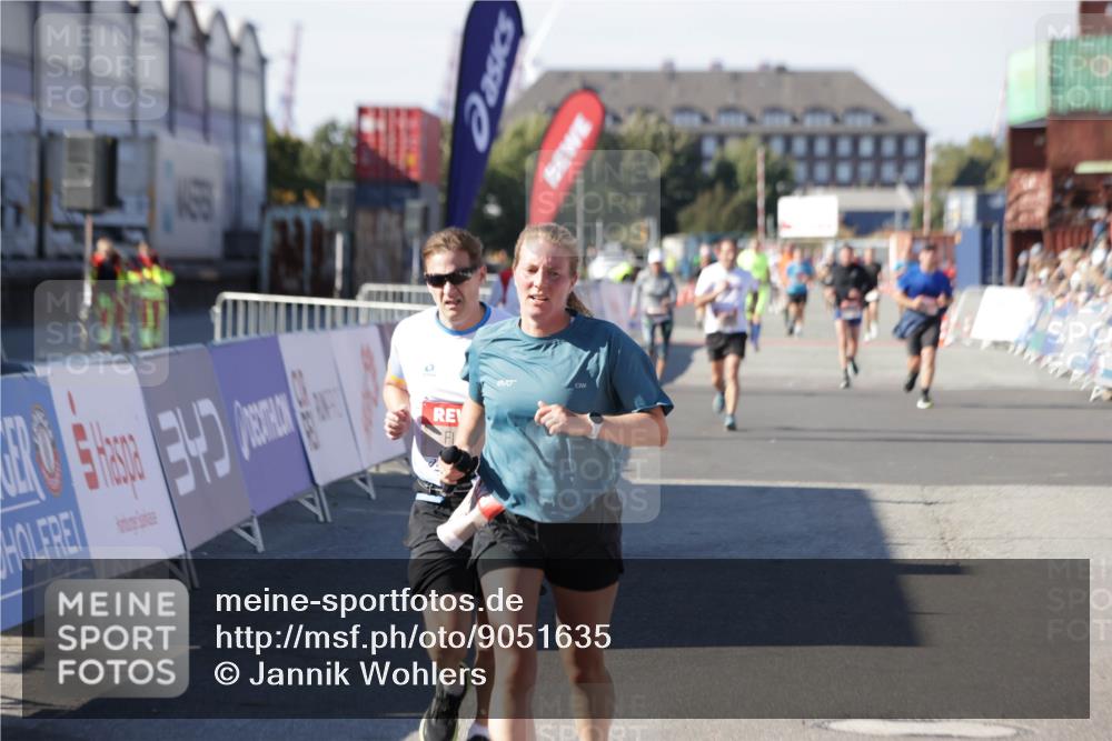03.10.2025 - Köhlbrandbrückenlauf Jannik Wohlers http://msf.ph/oto/9051635 03.10.2025 13:08:37 Ziel 4195, 4320, 4417, 5792, 6232, 6424, 6534, 6647, 6805 meine-sportfotos.de