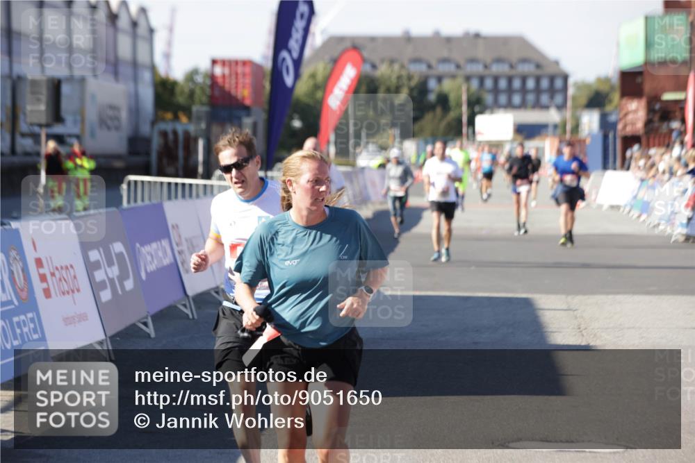 03.10.2025 - Köhlbrandbrückenlauf Jannik Wohlers http://msf.ph/oto/9051650 03.10.2025 13:08:37 Ziel 4195, 4320, 4417, 5792, 6232, 6424, 6534, 6647, 6805 meine-sportfotos.de