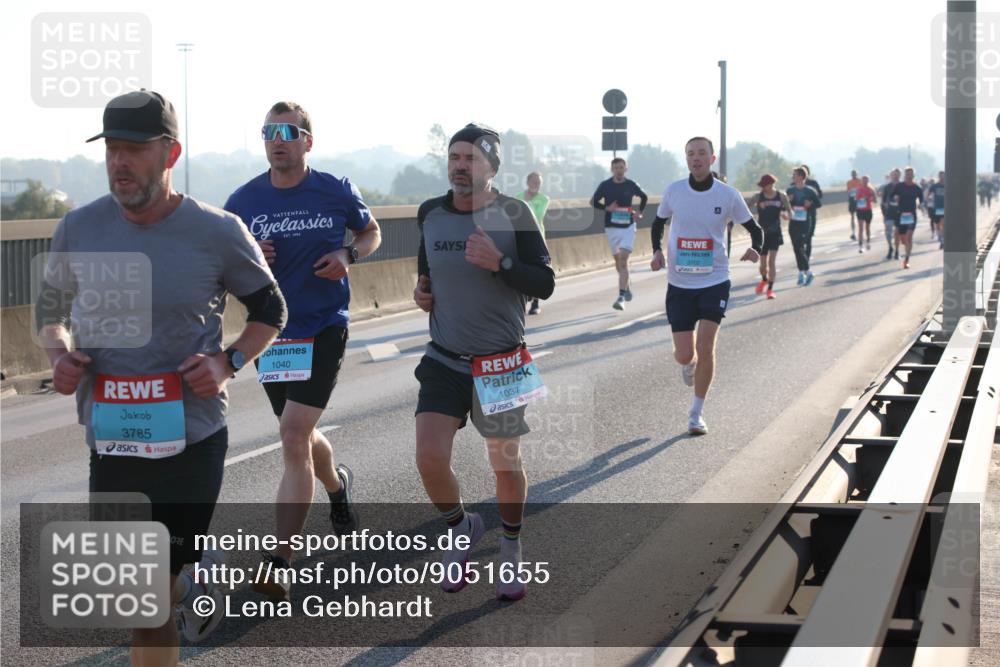 03.10.2025 - Köhlbrandbrückenlauf Lena Gebhardt http://msf.ph/oto/9051655 03.10.2025 09:14:51 Position 1 3785, 1040, 1037 meine-sportfotos.de