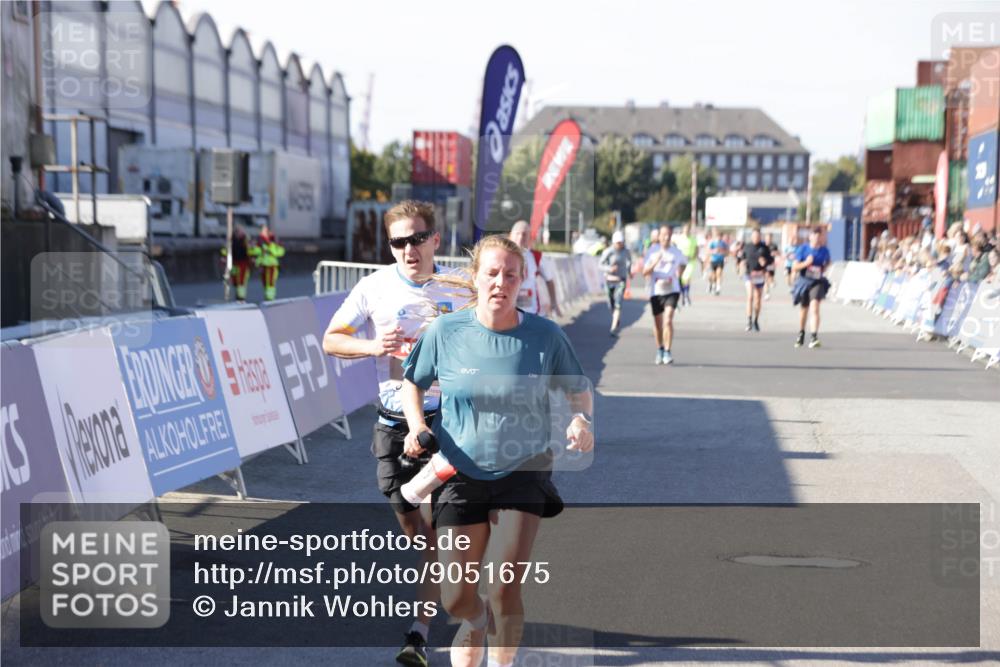 03.10.2025 - Köhlbrandbrückenlauf Jannik Wohlers http://msf.ph/oto/9051675 03.10.2025 13:08:37 Ziel 4195, 4320, 4417, 5792, 6232, 6424, 6534, 6647, 6805 meine-sportfotos.de