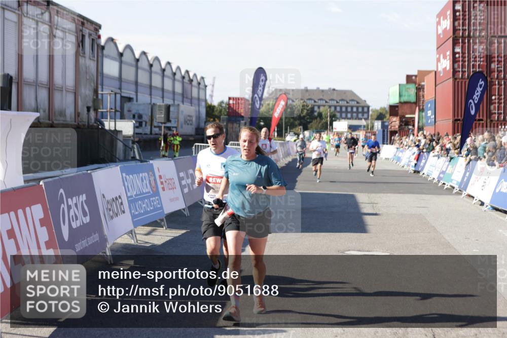 03.10.2025 - Köhlbrandbrückenlauf Jannik Wohlers http://msf.ph/oto/9051688 03.10.2025 13:08:37 Ziel 4195, 4320, 4417, 5792, 6232, 6424, 6534, 6647, 6805 meine-sportfotos.de
