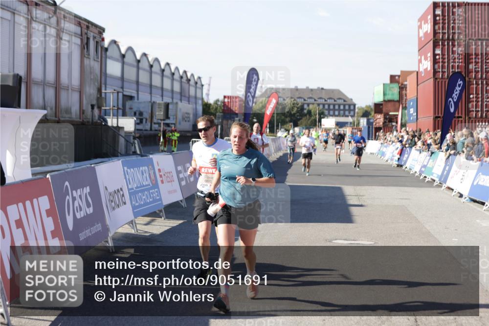 03.10.2025 - Köhlbrandbrückenlauf Jannik Wohlers http://msf.ph/oto/9051691 03.10.2025 13:08:37 Ziel 4195, 4320, 4417, 5792, 6232, 6424, 6534, 6647, 6805 meine-sportfotos.de