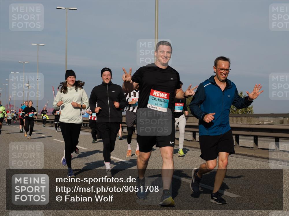 03.10.2025 - Köhlbrandbrückenlauf Fabian Wolf http://msf.ph/oto/9051708 03.10.2025 10:01:51 Position 3 1310 meine-sportfotos.de