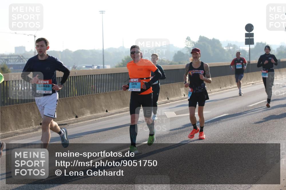 03.10.2025 - Köhlbrandbrückenlauf Lena Gebhardt http://msf.ph/oto/9051750 03.10.2025 09:14:55 Position 1 3226, 3266 meine-sportfotos.de