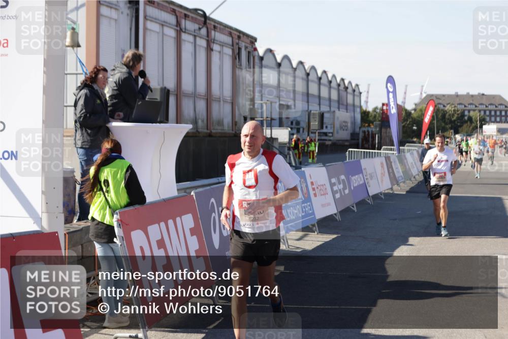 03.10.2025 - Köhlbrandbrückenlauf Jannik Wohlers http://msf.ph/oto/9051764 03.10.2025 13:08:43 Ziel 4213, 4340, 5792, 6034, 6232, 6424, 6534, 6805 meine-sportfotos.de