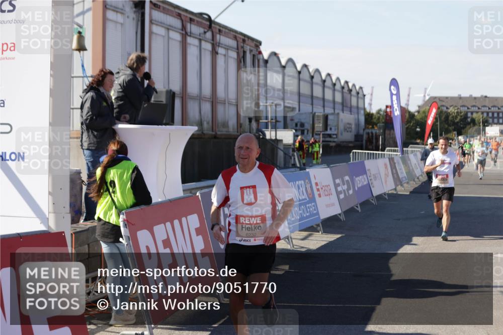03.10.2025 - Köhlbrandbrückenlauf Jannik Wohlers http://msf.ph/oto/9051770 03.10.2025 13:08:43 Ziel 4213, 4340, 5792, 6034, 6232, 6424, 6534, 6805 meine-sportfotos.de