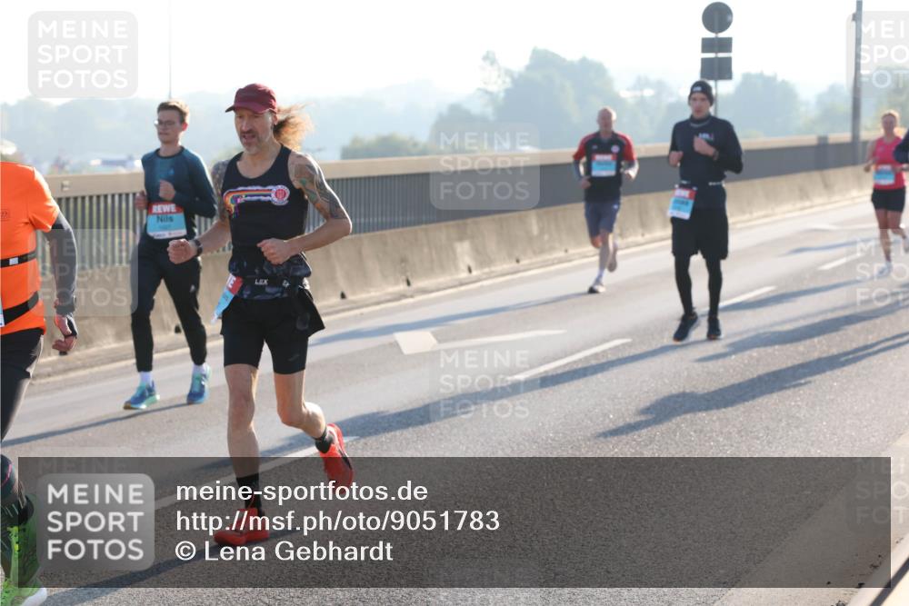 03.10.2025 - Köhlbrandbrückenlauf Lena Gebhardt http://msf.ph/oto/9051783 03.10.2025 09:14:56 Position 1  meine-sportfotos.de