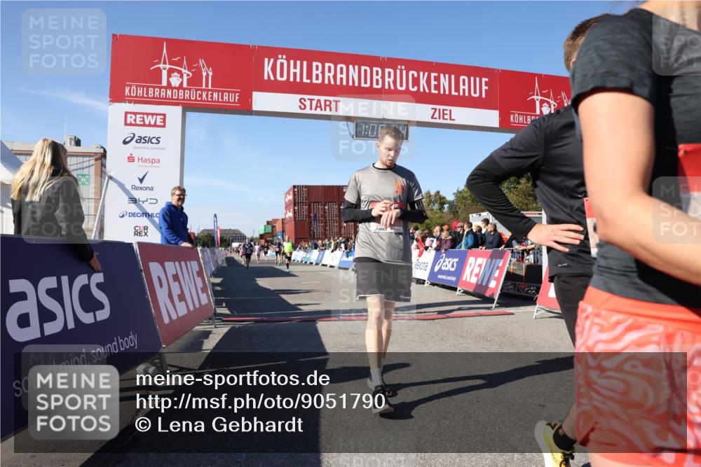 03.10.2025 - Köhlbrandbrückenlauf Lena Gebhardt http://msf.ph/oto/9051790 03.10.2025 13:06:04 Ziel 4302, 4327, 4328, 4504, 4635, 4761, 4954, 5096, 6158, 6214, 6305, 6510, 6533, 6720 meine-sportfotos.de