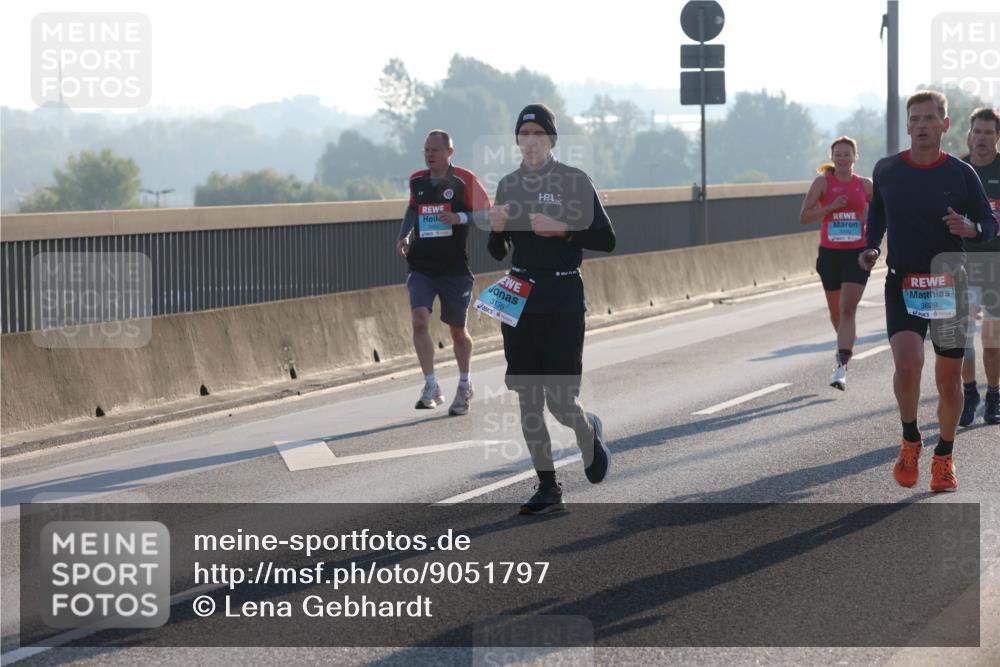 03.10.2025 - Köhlbrandbrückenlauf Lena Gebhardt http://msf.ph/oto/9051797 03.10.2025 09:14:57 Position 1 3136, 3628 meine-sportfotos.de