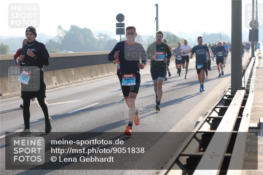 03.10.2025 - Köhlbrandbrückenlauf Lena Gebhardt http://msf.ph/oto/9051838 03.10.2025 09:14:58 Position 1 3136, 3628, 3763 meine-sportfotos.de