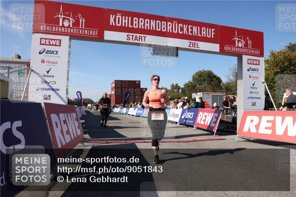 03.10.2025 - Köhlbrandbrückenlauf Lena Gebhardt http://msf.ph/oto/9051843 03.10.2025 13:22:09 Ziel 4291, 4706, 4934, 5180, 5776, 6173, 6237, 6332, 6416, 6531, 6684, 6687, 6729 meine-sportfotos.de