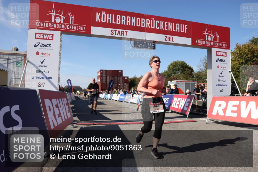 03.10.2025 - Köhlbrandbrückenlauf Lena Gebhardt http://msf.ph/oto/9051863 03.10.2025 13:22:09 Ziel 4291, 4706, 4934, 5180, 5776, 6173, 6237, 6332, 6416, 6531, 6684, 6687, 6729 meine-sportfotos.de
