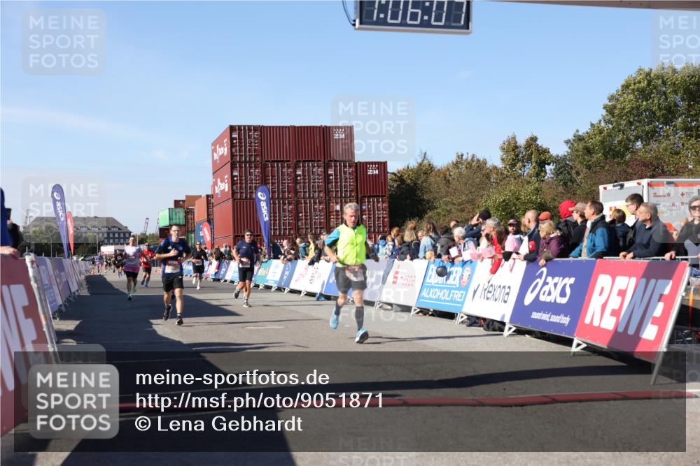 03.10.2025 - Köhlbrandbrückenlauf Lena Gebhardt http://msf.ph/oto/9051871 03.10.2025 13:06:07 Ziel 4302, 4327, 4328, 4504, 4635, 4738, 4761, 4954, 5096, 6158, 6222, 6224, 6305, 6323, 6356, 6510 meine-sportfotos.de