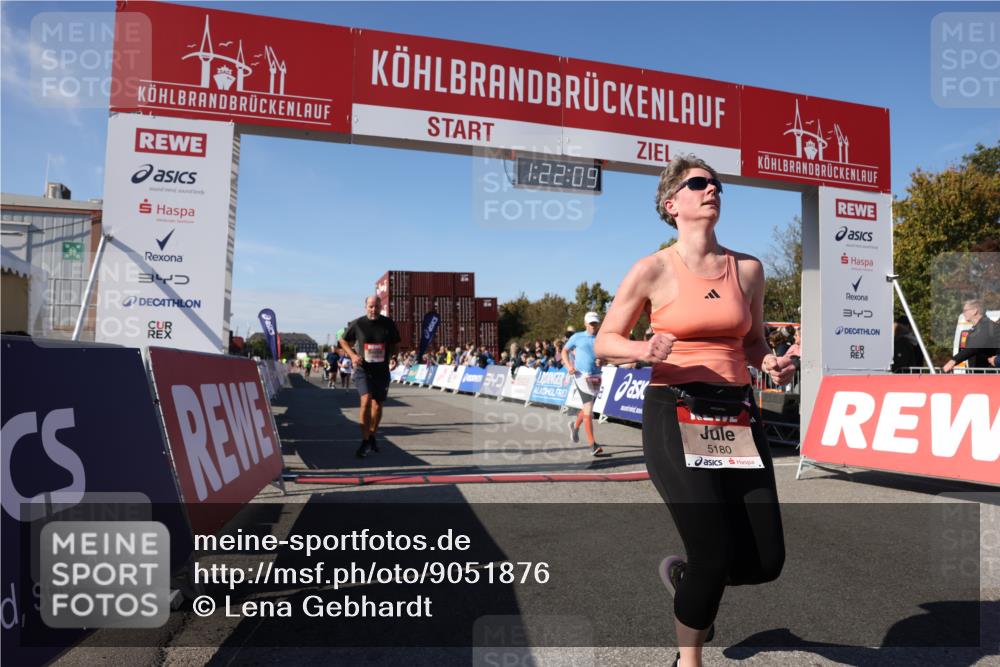 03.10.2025 - Köhlbrandbrückenlauf Lena Gebhardt http://msf.ph/oto/9051876 03.10.2025 13:22:09 Ziel 4291, 4706, 4934, 5180, 5776, 6173, 6237, 6332, 6416, 6531, 6684, 6687, 6729 meine-sportfotos.de