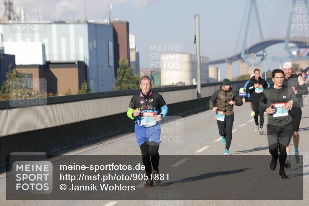 03.10.2025 - Köhlbrandbrückenlauf Jannik Wohlers http://msf.ph/oto/9051881 03.10.2025 09:46:31 Position 3 3794, 3775 meine-sportfotos.de