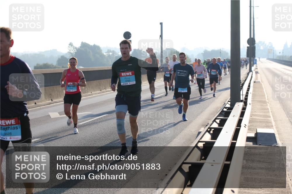 03.10.2025 - Köhlbrandbrückenlauf Lena Gebhardt http://msf.ph/oto/9051883 03.10.2025 09:15:00 Position 1 3628, 3763, 2024 meine-sportfotos.de