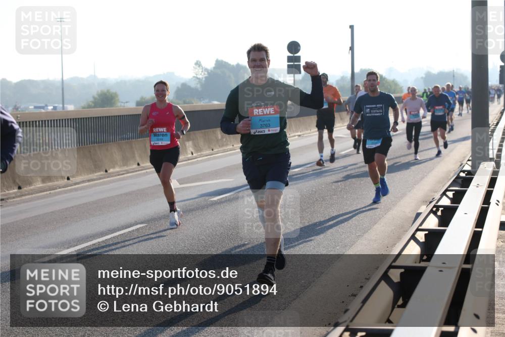 03.10.2025 - Köhlbrandbrückenlauf Lena Gebhardt http://msf.ph/oto/9051894 03.10.2025 09:15:00 Position 1 3763, 3249, 2024 meine-sportfotos.de