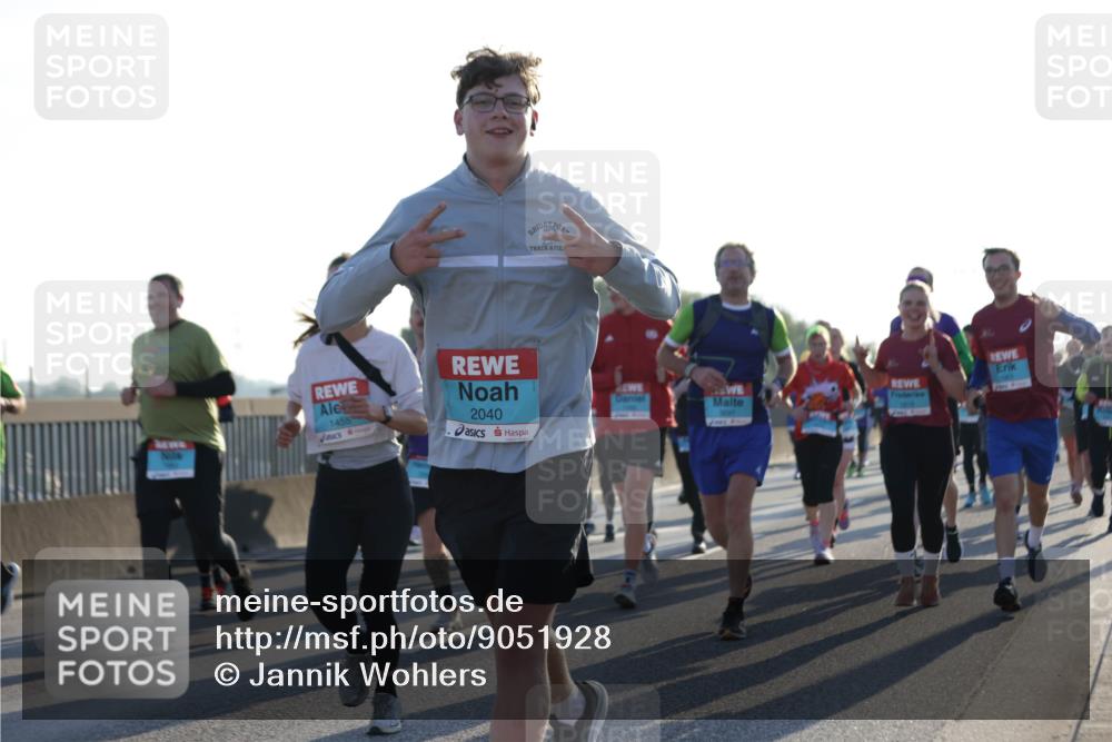 03.10.2025 - Köhlbrandbrückenlauf Jannik Wohlers http://msf.ph/oto/9051928 03.10.2025 09:19:14 Position 3 1455, 2040 meine-sportfotos.de