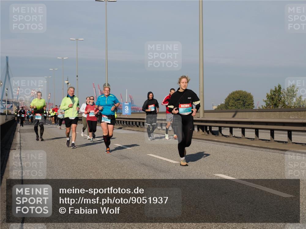 03.10.2025 - Köhlbrandbrückenlauf Fabian Wolf http://msf.ph/oto/9051937 03.10.2025 10:01:57 Position 3 2243, 3, 3755 meine-sportfotos.de