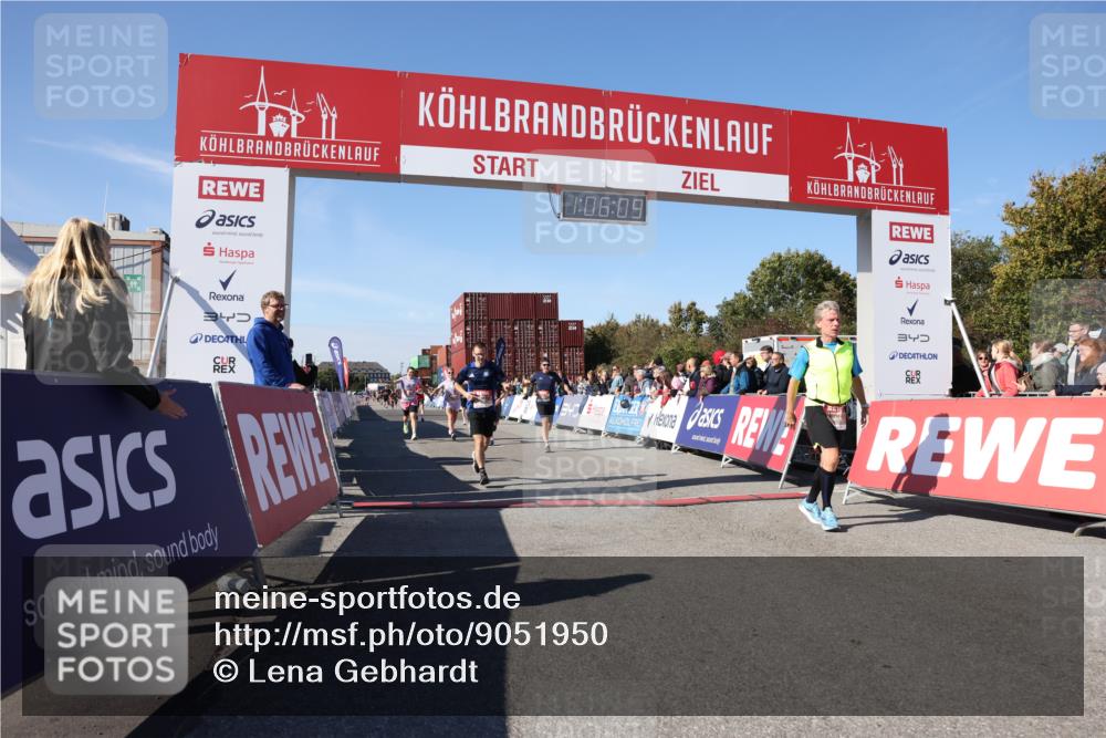 03.10.2025 - Köhlbrandbrückenlauf Lena Gebhardt http://msf.ph/oto/9051950 03.10.2025 13:06:09 Ziel 4302, 4504, 4635, 4738, 4954, 5096, 6158, 6222, 6224, 6323, 6356, 6510, 6850 meine-sportfotos.de