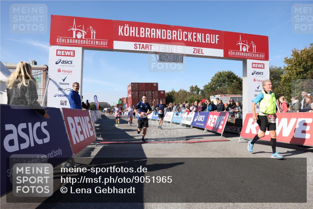 03.10.2025 - Köhlbrandbrückenlauf Lena Gebhardt http://msf.ph/oto/9051965 03.10.2025 13:06:10 Ziel 4504, 4635, 4738, 5096, 6222, 6224, 6323, 6356, 6510, 6850 meine-sportfotos.de