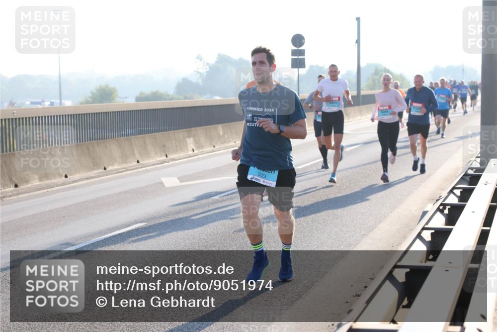 03.10.2025 - Köhlbrandbrückenlauf Lena Gebhardt http://msf.ph/oto/9051974 03.10.2025 09:15:02 Position 1 2024, 3223 meine-sportfotos.de