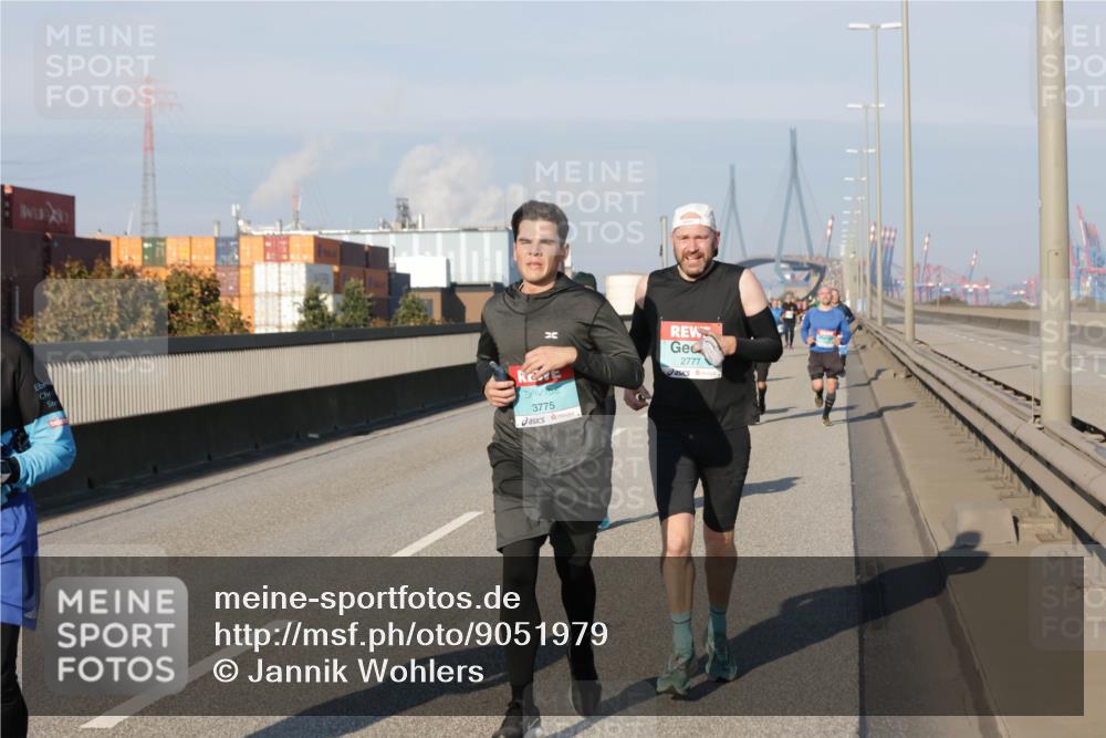 03.10.2025 - Köhlbrandbrückenlauf Jannik Wohlers http://msf.ph/oto/9051979 03.10.2025 09:46:37 Position 3 3775, 2777 meine-sportfotos.de