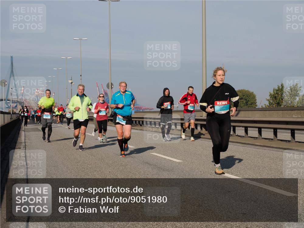 03.10.2025 - Köhlbrandbrückenlauf Fabian Wolf http://msf.ph/oto/9051980 03.10.2025 10:01:58 Position 3 3755 meine-sportfotos.de
