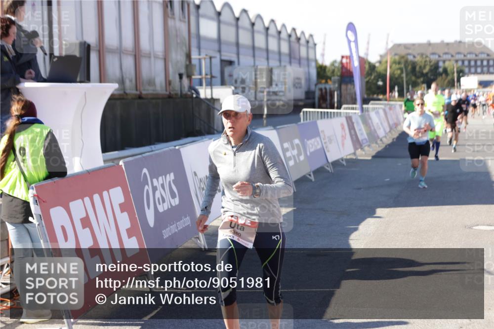 03.10.2025 - Köhlbrandbrückenlauf Jannik Wohlers http://msf.ph/oto/9051981 03.10.2025 13:08:50 Ziel 4138, 4213, 4340, 4544, 5705, 6034, 6232, 6233 meine-sportfotos.de