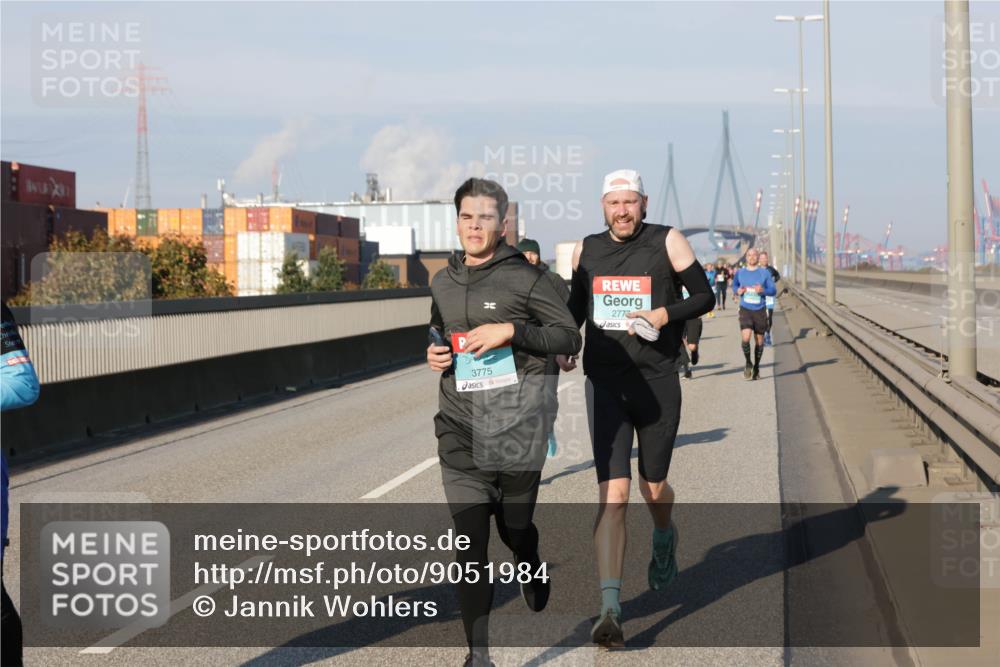 03.10.2025 - Köhlbrandbrückenlauf Jannik Wohlers http://msf.ph/oto/9051984 03.10.2025 09:46:37 Position 3 3775, 2777 meine-sportfotos.de