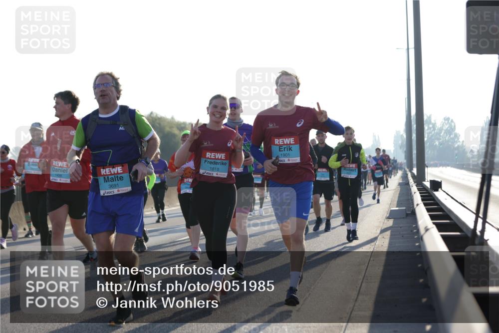 03.10.2025 - Köhlbrandbrückenlauf Jannik Wohlers http://msf.ph/oto/9051985 03.10.2025 09:19:15 Position 3 1456, 3691, 1818, 1901 meine-sportfotos.de