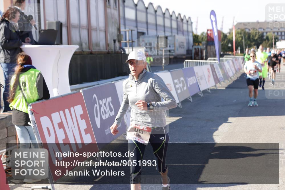 03.10.2025 - Köhlbrandbrückenlauf Jannik Wohlers http://msf.ph/oto/9051993 03.10.2025 13:08:50 Ziel 4138, 4213, 4340, 4544, 5705, 6034, 6232, 6233 meine-sportfotos.de