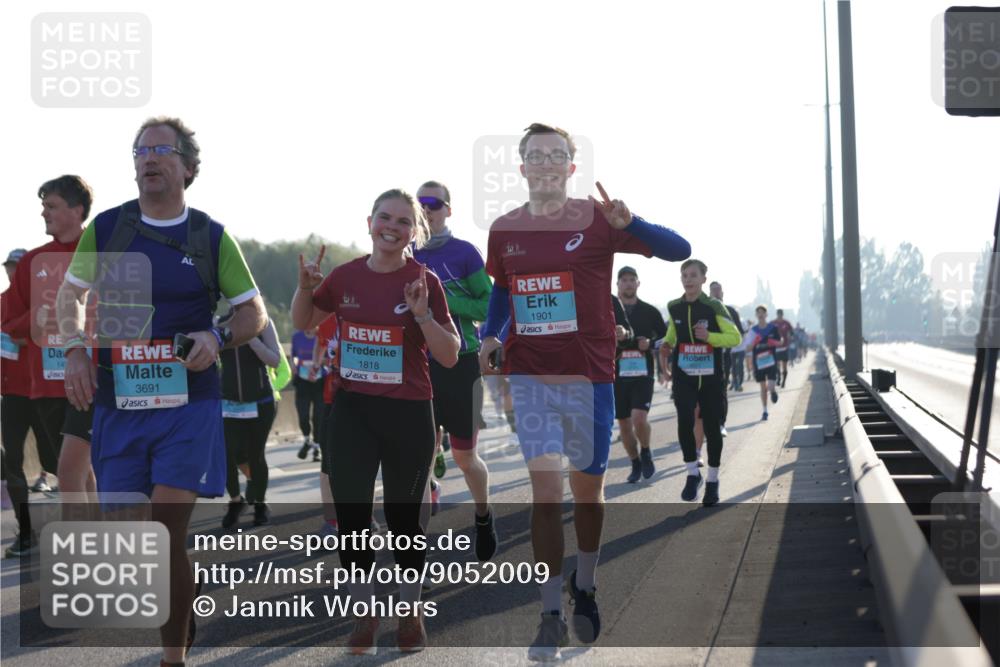 03.10.2025 - Köhlbrandbrückenlauf Jannik Wohlers http://msf.ph/oto/9052009 03.10.2025 09:19:16 Position 3 145, 3691, 1818, 1901 meine-sportfotos.de