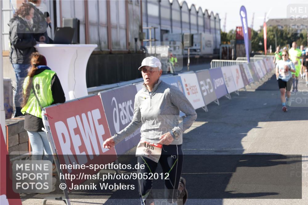 03.10.2025 - Köhlbrandbrückenlauf Jannik Wohlers http://msf.ph/oto/9052012 03.10.2025 13:08:50 Ziel 4138, 4213, 4340, 4544, 5705, 6034, 6232, 6233 meine-sportfotos.de