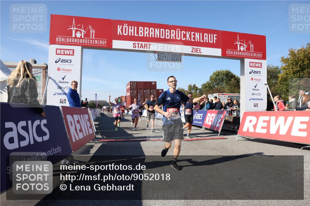 03.10.2025 - Köhlbrandbrückenlauf Lena Gebhardt http://msf.ph/oto/9052018 03.10.2025 13:06:11 Ziel 4504, 4635, 4738, 5096, 6222, 6224, 6323, 6356, 6510, 6850 meine-sportfotos.de