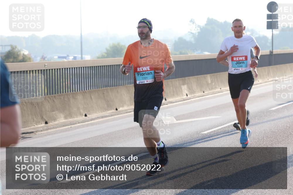 03.10.2025 - Köhlbrandbrückenlauf Lena Gebhardt http://msf.ph/oto/9052022 03.10.2025 09:15:04 Position 1 1101, 1048 meine-sportfotos.de