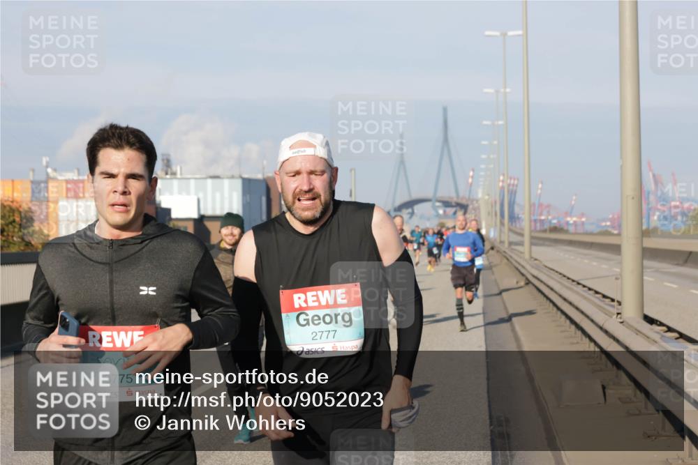 03.10.2025 - Köhlbrandbrückenlauf Jannik Wohlers http://msf.ph/oto/9052023 03.10.2025 09:46:38 Position 3 2777, 3775 meine-sportfotos.de