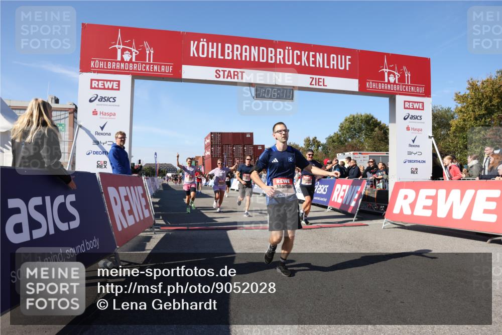 03.10.2025 - Köhlbrandbrückenlauf Lena Gebhardt http://msf.ph/oto/9052028 03.10.2025 13:06:11 Ziel 4504, 4635, 4738, 5096, 6222, 6224, 6323, 6356, 6510, 6850 meine-sportfotos.de
