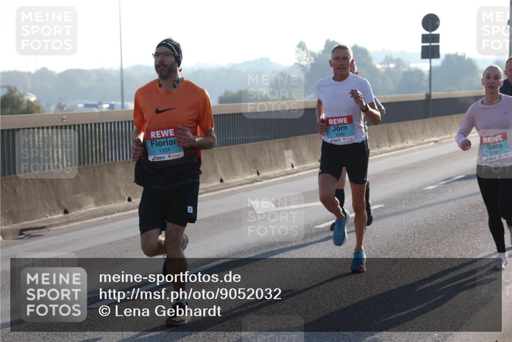 03.10.2025 - Köhlbrandbrückenlauf Lena Gebhardt http://msf.ph/oto/9052032 03.10.2025 09:15:04 Position 1 1101, 1048, 1251 meine-sportfotos.de