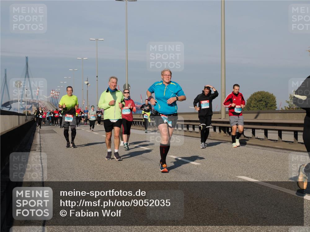 03.10.2025 - Köhlbrandbrückenlauf Fabian Wolf http://msf.ph/oto/9052035 03.10.2025 10:01:59 Position 3 2004 meine-sportfotos.de