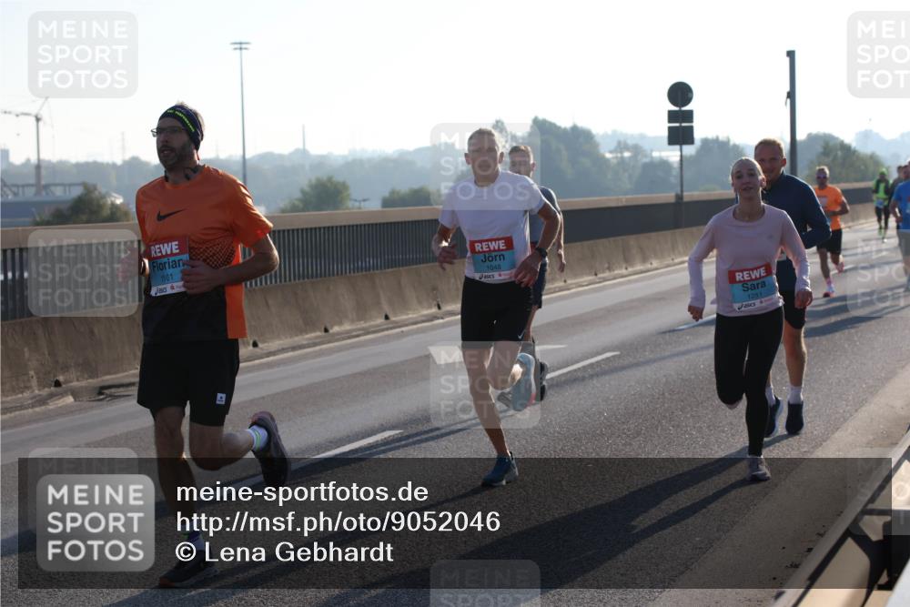 03.10.2025 - Köhlbrandbrückenlauf Lena Gebhardt http://msf.ph/oto/9052046 03.10.2025 09:15:04 Position 1 1101, 1048, 1251 meine-sportfotos.de