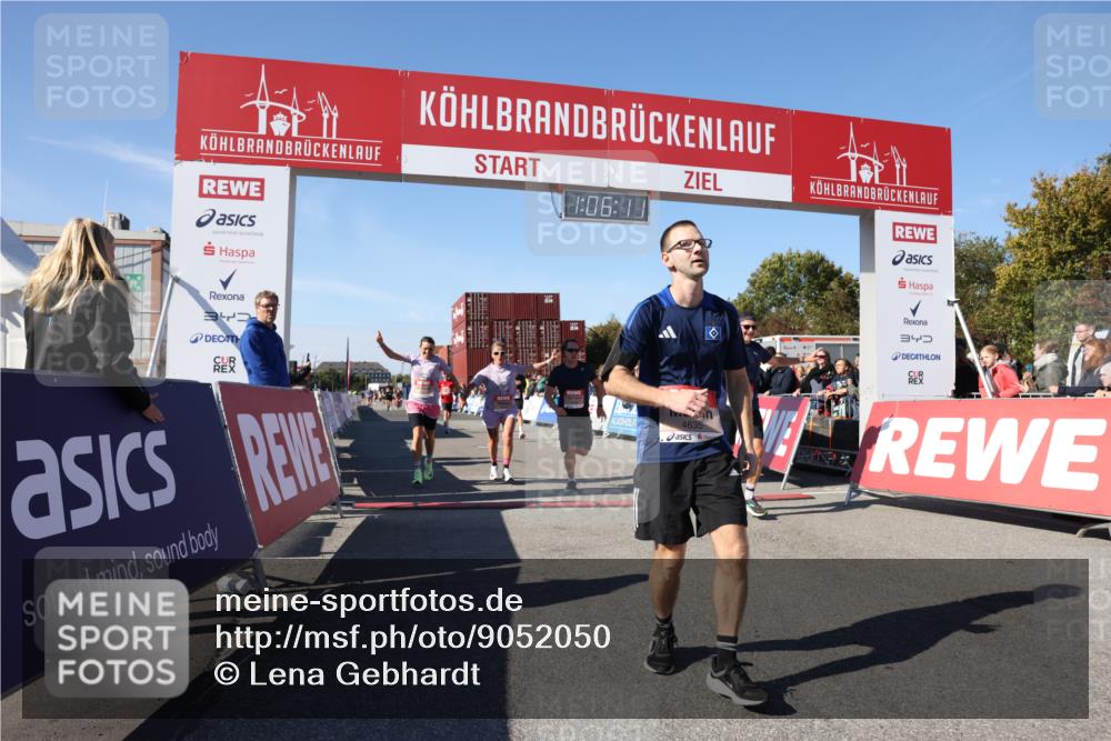 03.10.2025 - Köhlbrandbrückenlauf Lena Gebhardt http://msf.ph/oto/9052050 03.10.2025 13:06:12 Ziel 4504, 4635, 4738, 6222, 6224, 6323, 6356, 6510, 6850 meine-sportfotos.de