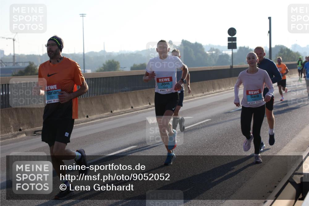 03.10.2025 - Köhlbrandbrückenlauf Lena Gebhardt http://msf.ph/oto/9052052 03.10.2025 09:15:04 Position 1 1101, 1048, 1251 meine-sportfotos.de