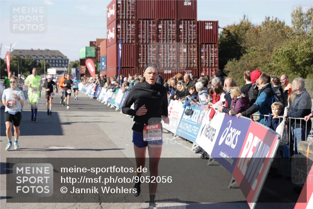 03.10.2025 - Köhlbrandbrückenlauf Jannik Wohlers http://msf.ph/oto/9052056 03.10.2025 13:08:52 Ziel 4138, 4213, 4340, 4544, 5705, 5842, 6034, 6232, 6233 meine-sportfotos.de